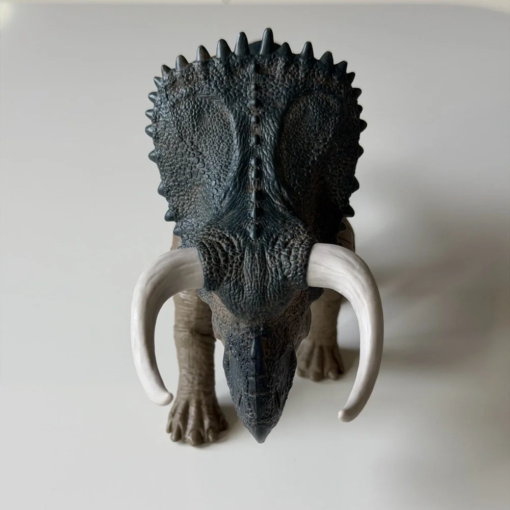 Mattel Jurassic World Rebirth Wild Roar Nasutoceratops Action Figure